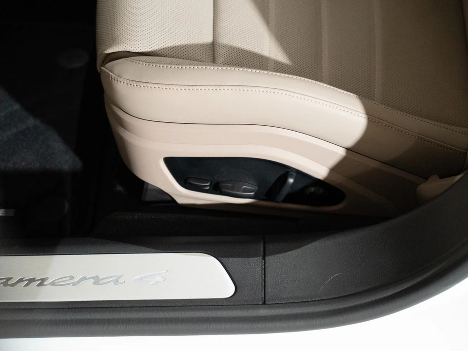 2026 Porsche 976 Panamera - Image 13 of 27