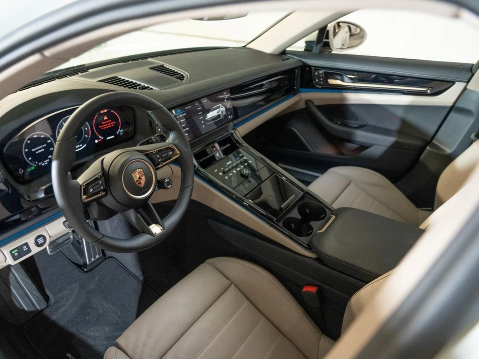 2026 Porsche 976 Panamera - Image 4 of 27