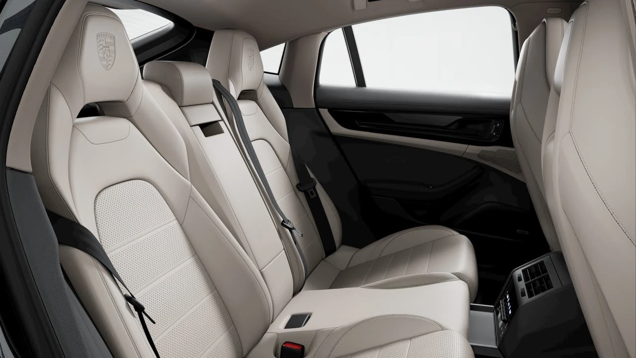 2026 Porsche Panamera - Image 10 of 10