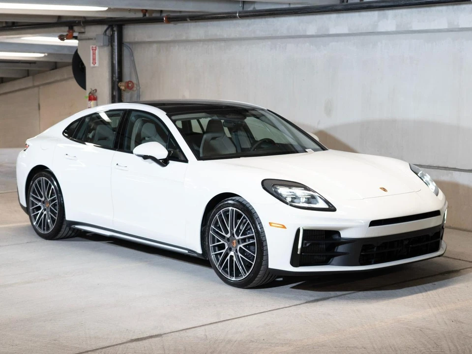 2026 Porsche 976 Panamera - Image 7 of 27