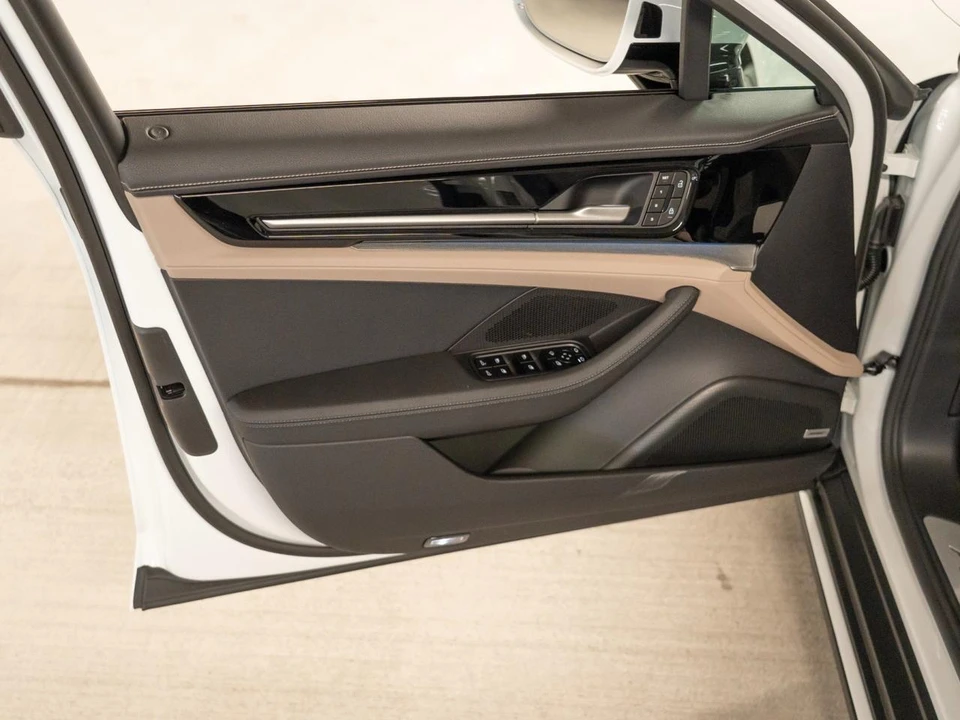 2026 Porsche 976 Panamera - Image 16 of 27