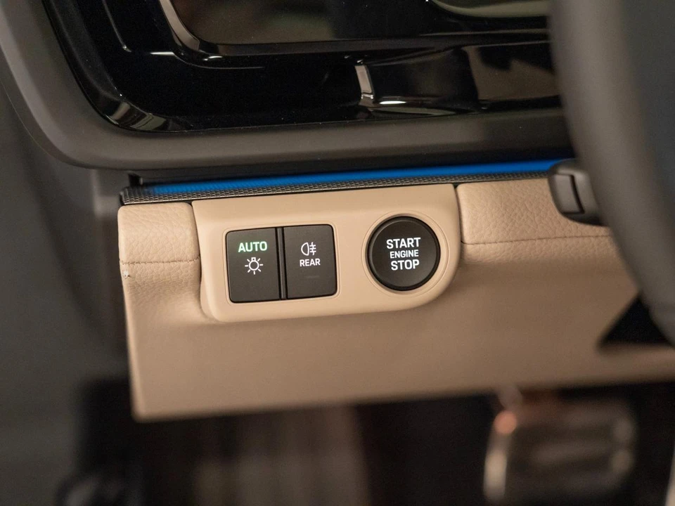 2026 Porsche 976 Panamera - Image 23 of 27