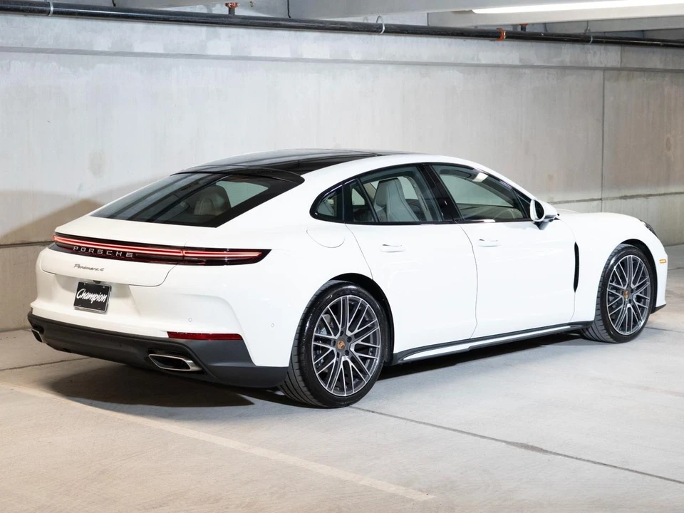 2026 Porsche 976 Panamera - Image 9 of 27
