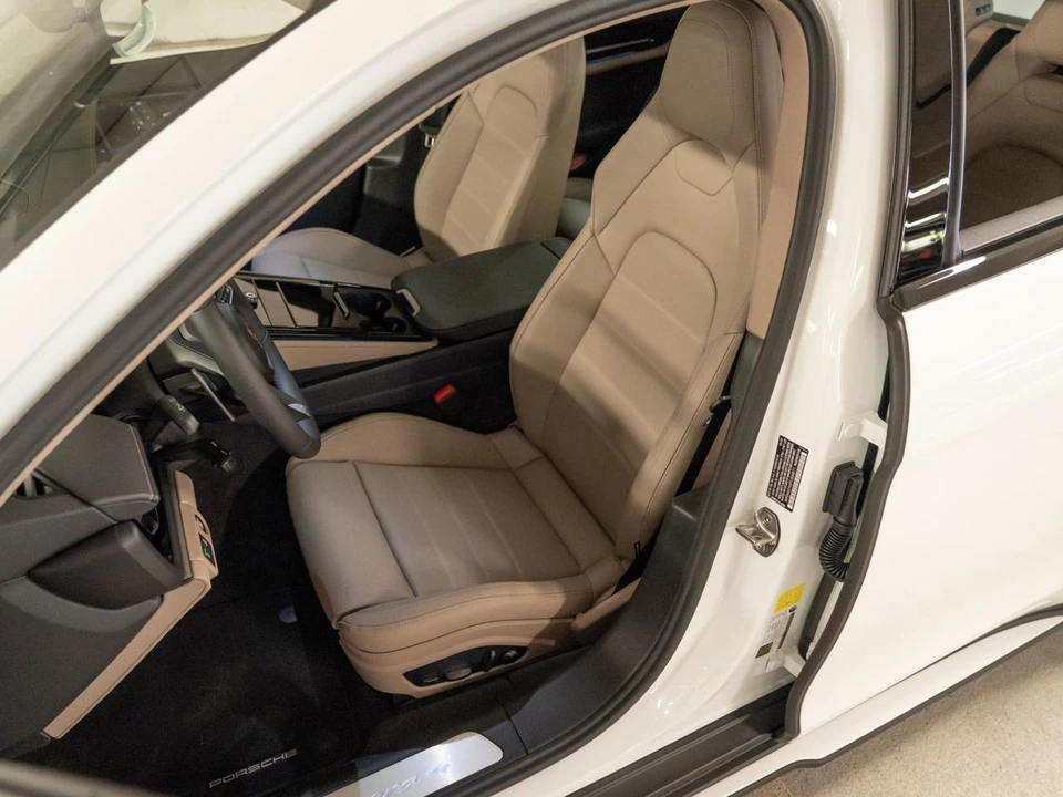 2026 Porsche 976 Panamera - Image 5 of 27