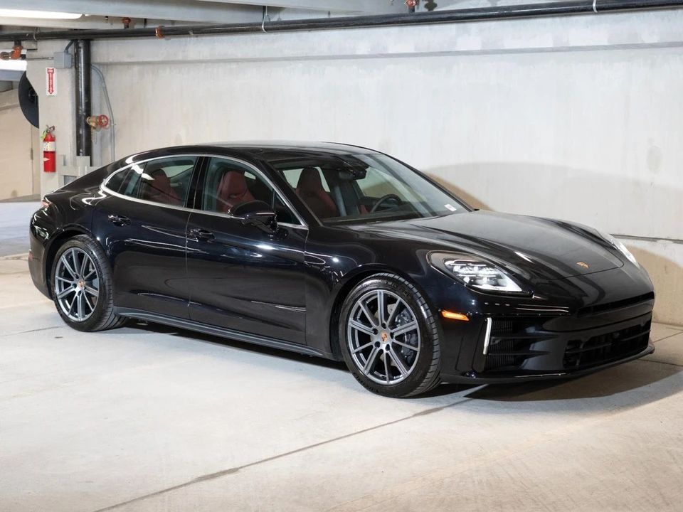 2026 Porsche 976 Panamera - Image 7 of 28