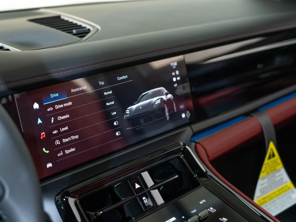 2026 Porsche 976 Panamera - Image 20 of 28