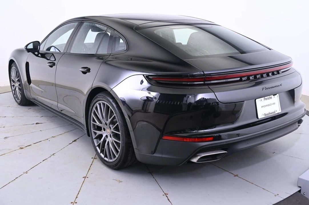 2026 Porsche 976 Panamera - Image 3 of 5