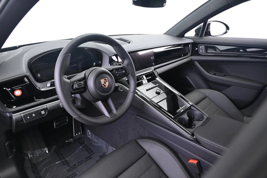 2026 Porsche 976 Panamera - Image 4 of 5