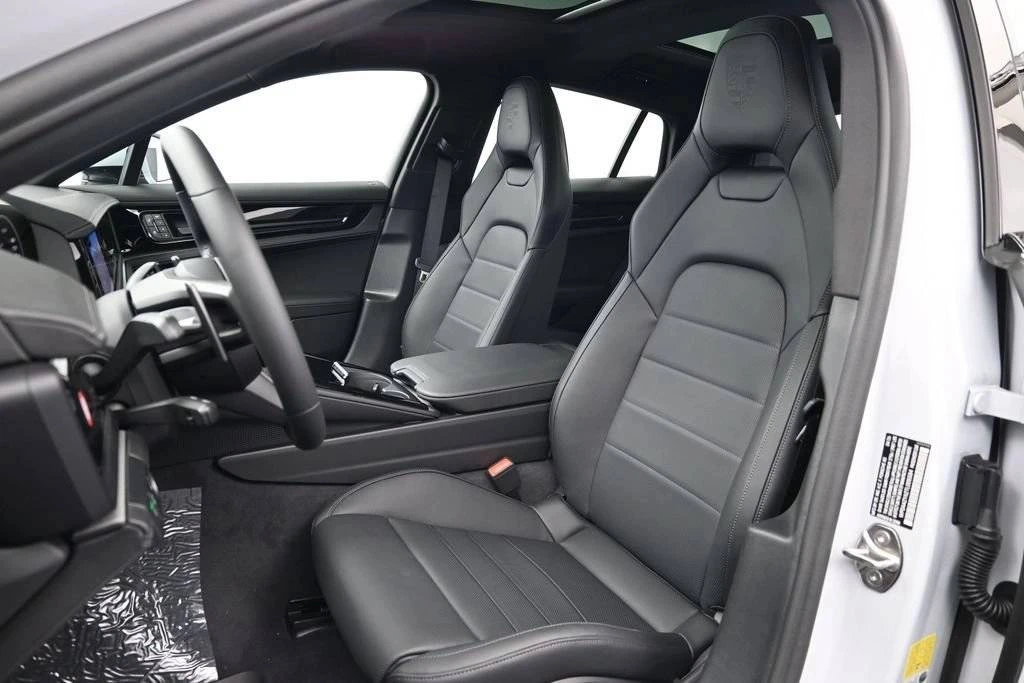 2026 Porsche 976 Panamera - Image 5 of 5