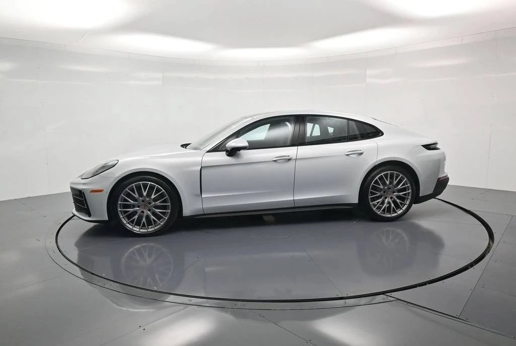 2026 Porsche 976 Panamera - Image 2 of 5