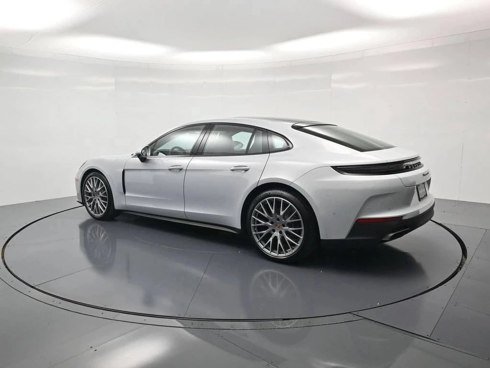 2026 Porsche 976 Panamera - Image 3 of 5