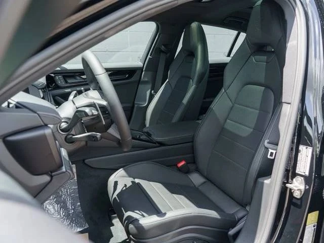 2026 Porsche 976 Panamera - Image 5 of 5
