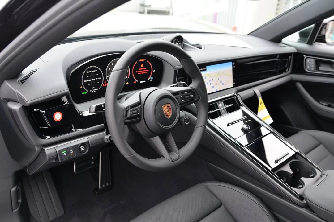 2026 Porsche 976 Panamera - Image 4 of 5