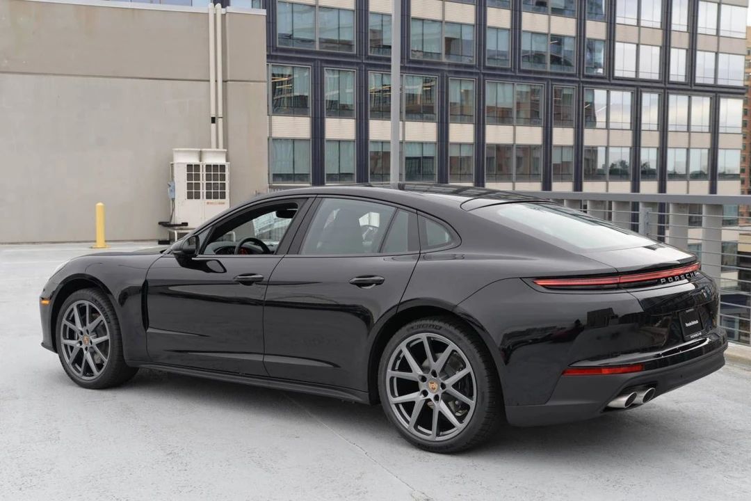 2026 Porsche 976 Panamera - Image 3 of 5