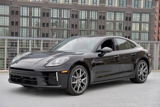 2026 Porsche Panamera 4