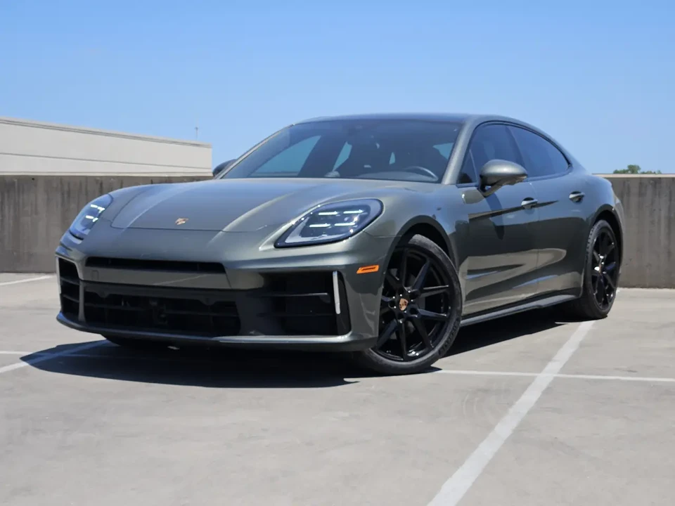 2026 Porsche 976 Panamera - Image 8 of 31