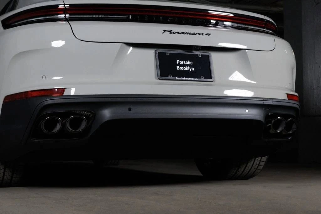 2026 Porsche 976 Panamera - Image 4 of 4