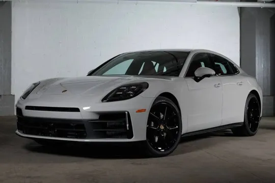 2026 Porsche Panamera 4
