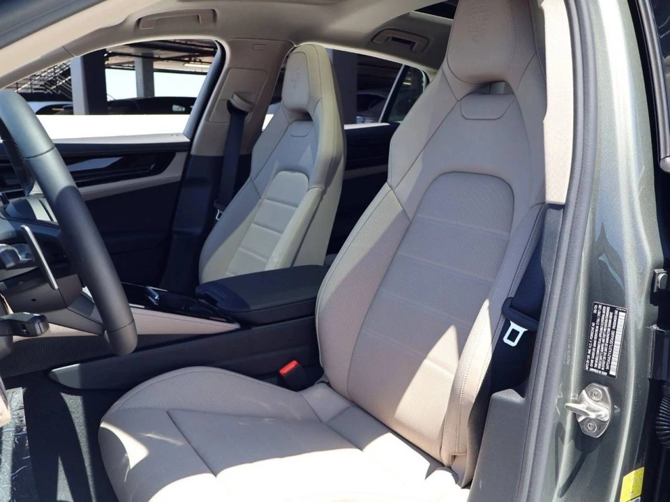 2026 Porsche 976 Panamera - Image 5 of 5