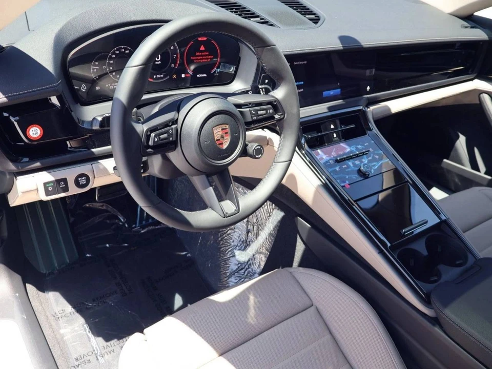 2026 Porsche 976 Panamera - Image 4 of 5