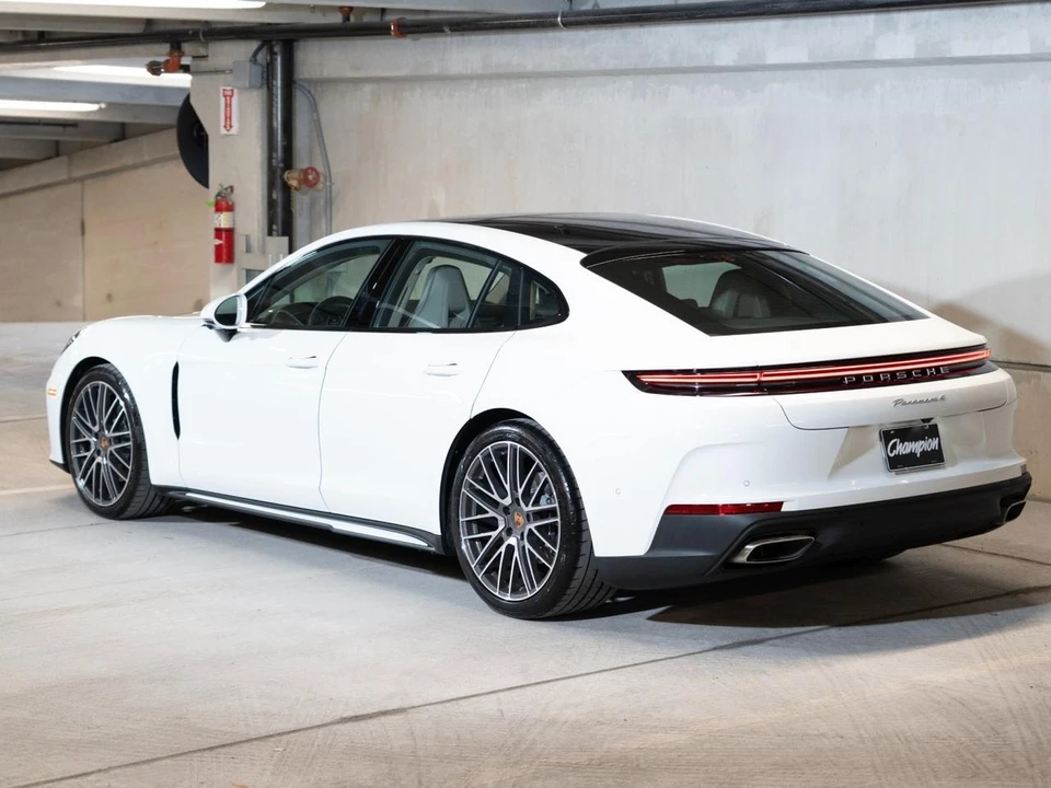 2026 Porsche 976 Panamera - Image 3 of 28