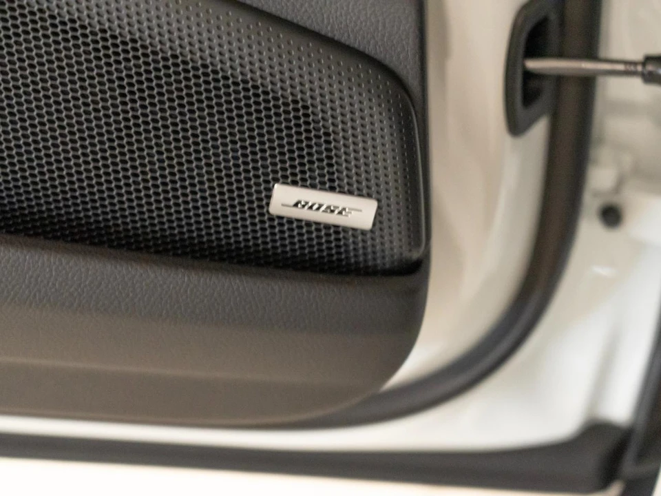 2026 Porsche 976 Panamera - Image 18 of 28