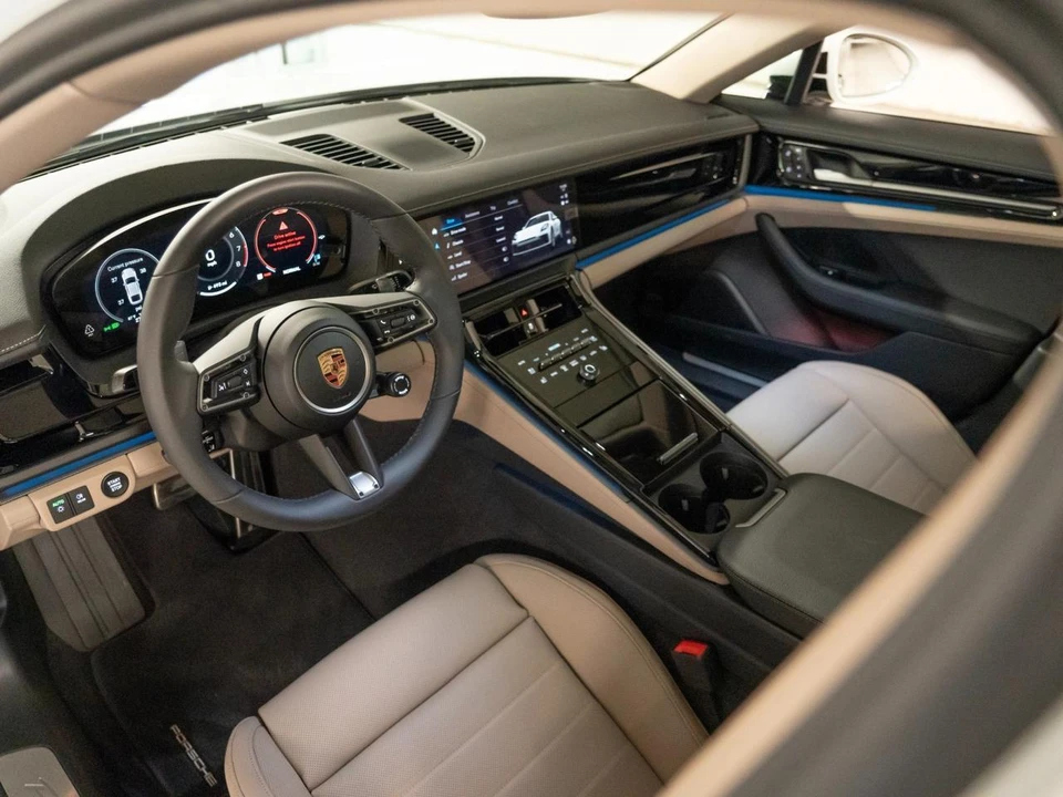 2026 Porsche 976 Panamera - Image 4 of 28
