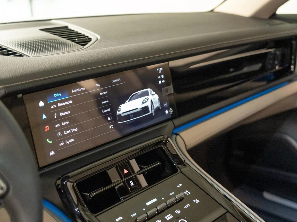 2026 Porsche 976 Panamera - Image 20 of 28