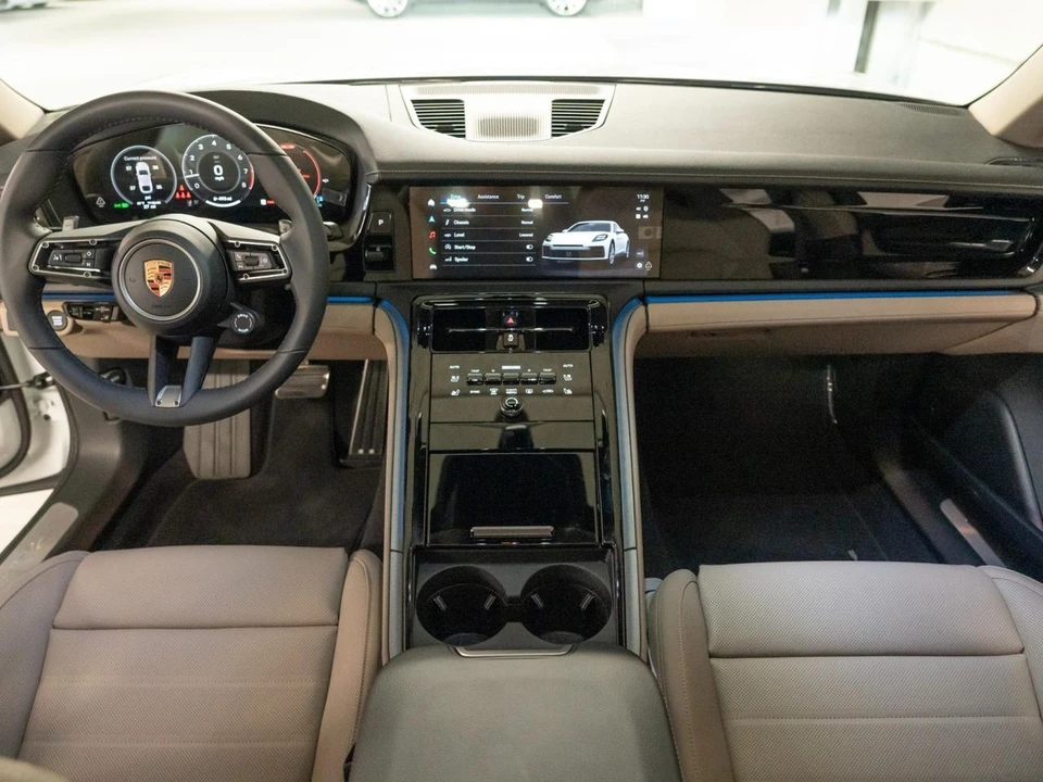 2026 Porsche 976 Panamera - Image 25 of 28