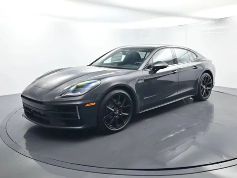 2026 Porsche Panamera 4