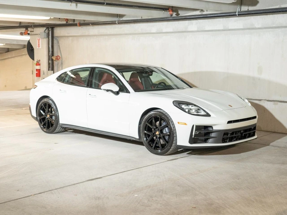 2026 Porsche 976 Panamera - Image 7 of 26