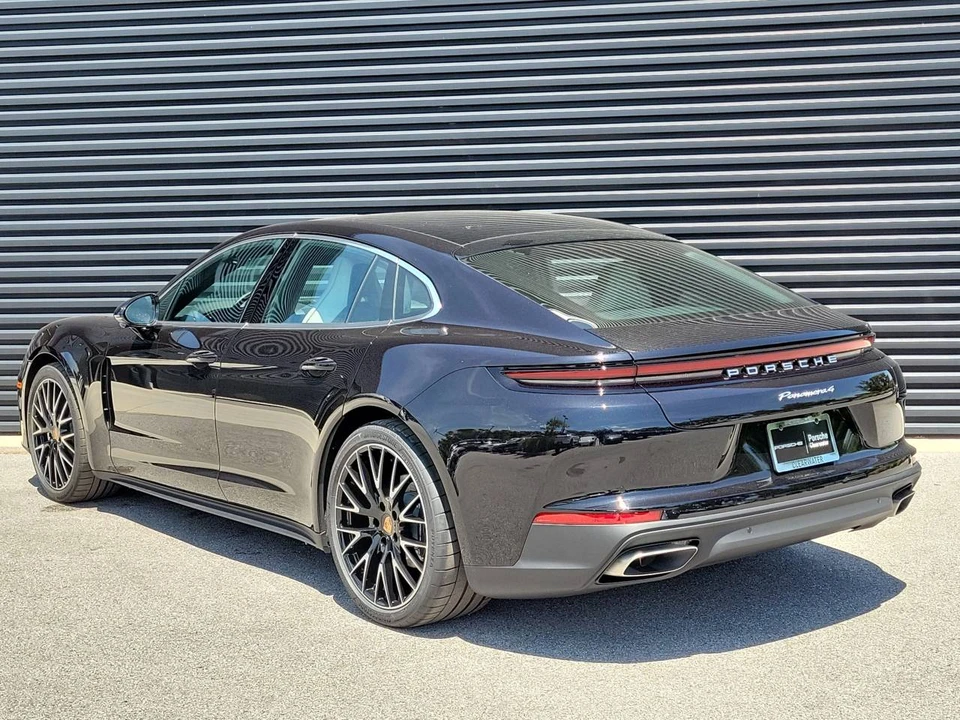 2026 Porsche 976 Panamera - Image 3 of 5