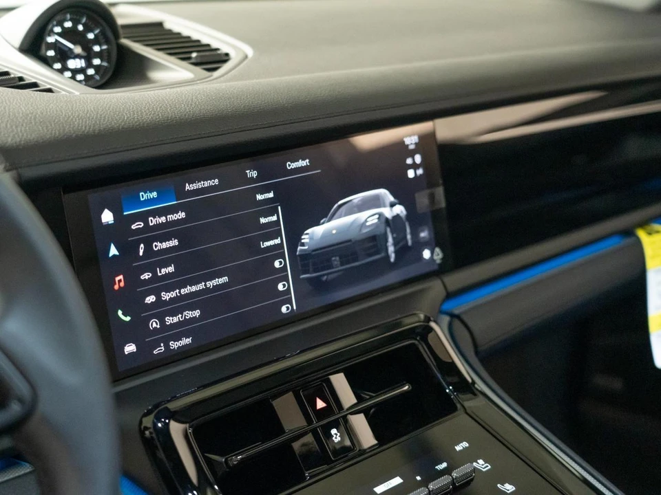 2026 Porsche 976 Panamera - Image 21 of 29
