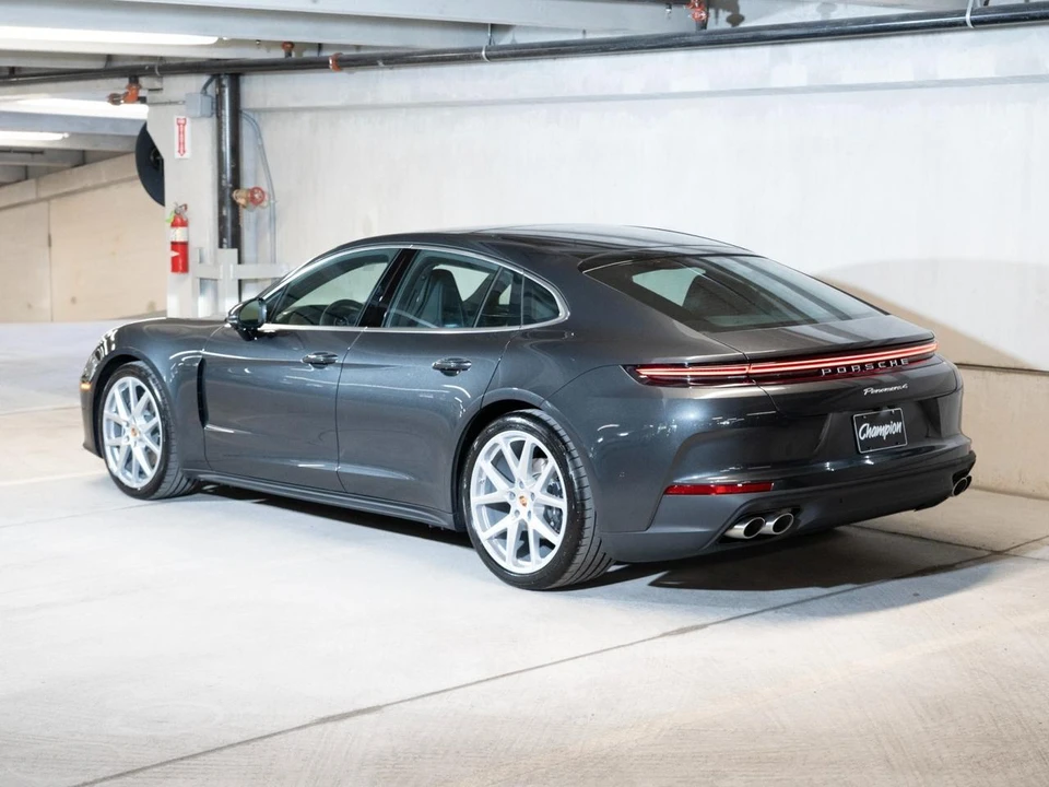 2026 Porsche 976 Panamera - Image 3 of 29