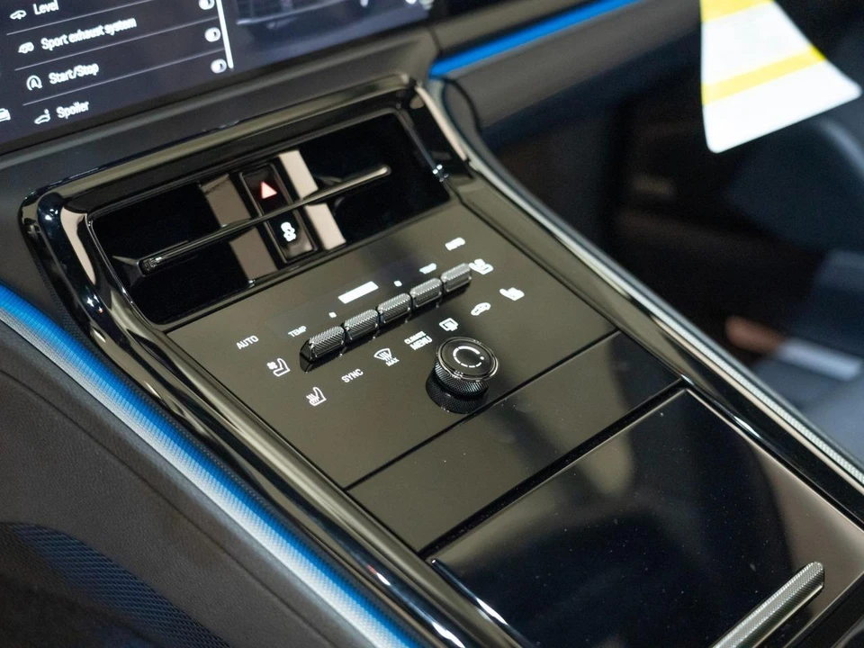 2026 Porsche 976 Panamera - Image 22 of 29