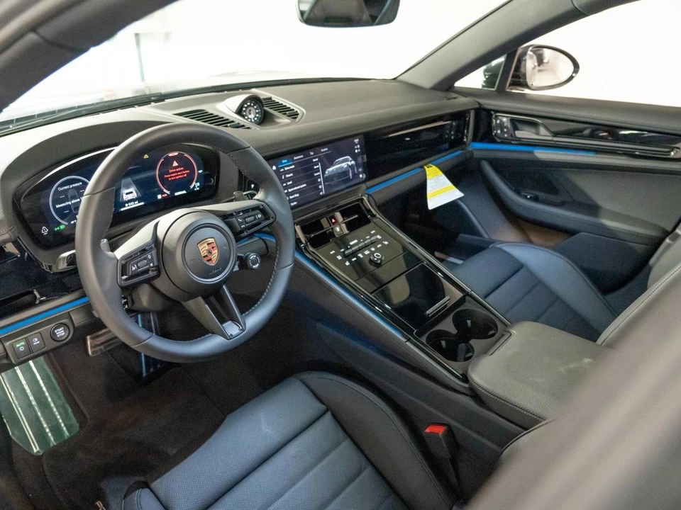 2026 Porsche 976 Panamera - Image 4 of 29