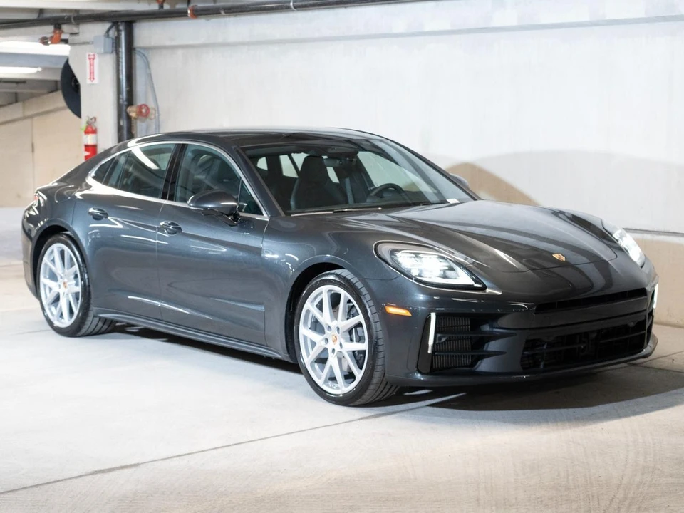 2026 Porsche 976 Panamera - Image 7 of 29