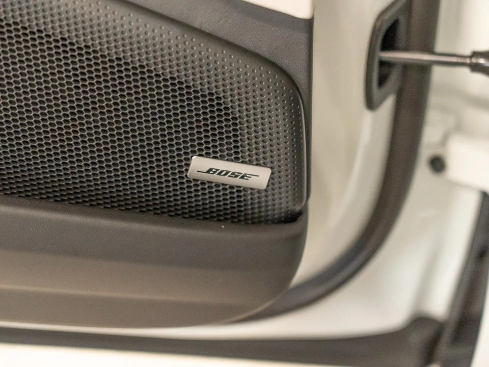 2026 Porsche 976 Panamera - Image 18 of 28