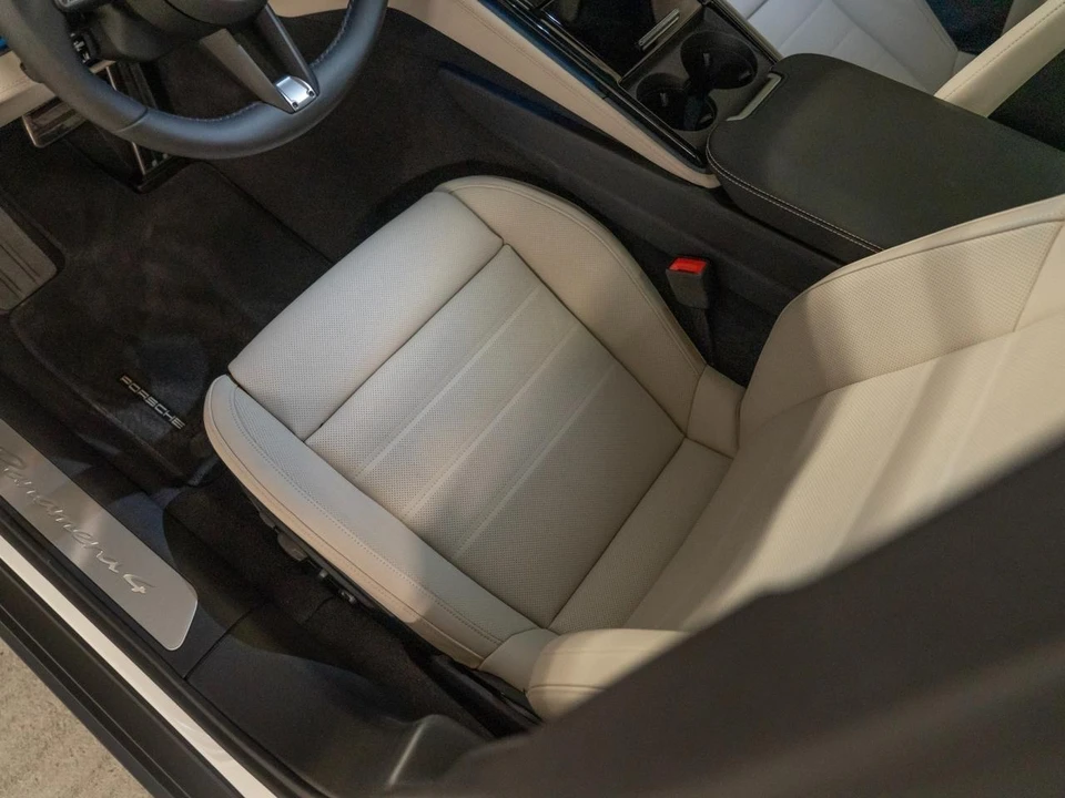 2026 Porsche 976 Panamera - Image 14 of 28