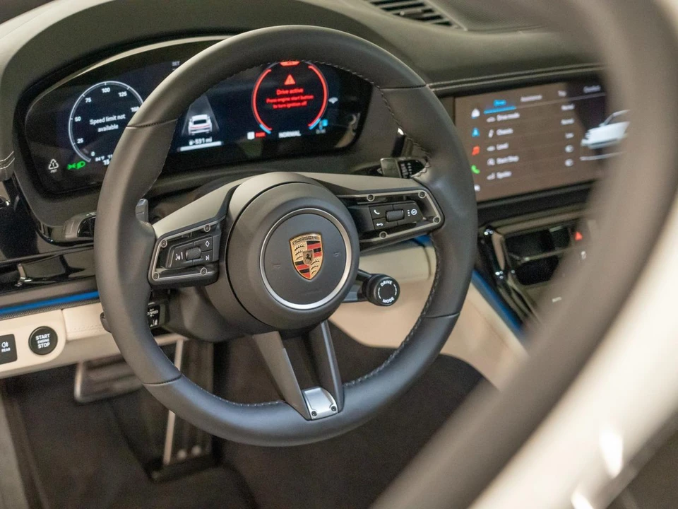 2026 Porsche 976 Panamera - Image 15 of 28