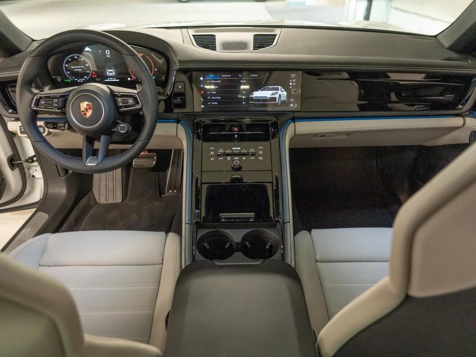 2026 Porsche 976 Panamera - Image 25 of 28