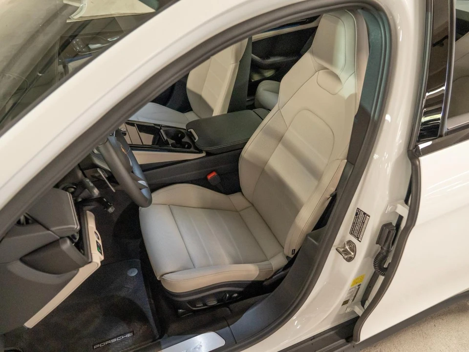 2026 Porsche 976 Panamera - Image 5 of 28