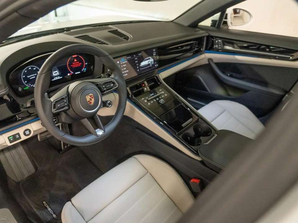 2026 Porsche 976 Panamera - Image 4 of 28