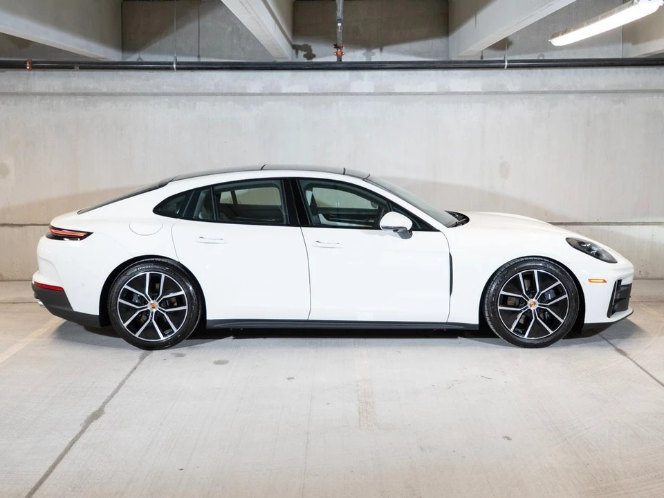 2026 Porsche 976 Panamera - Image 8 of 28