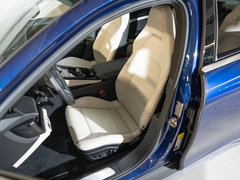 2026 Porsche 976 Panamera - Image 5 of 27