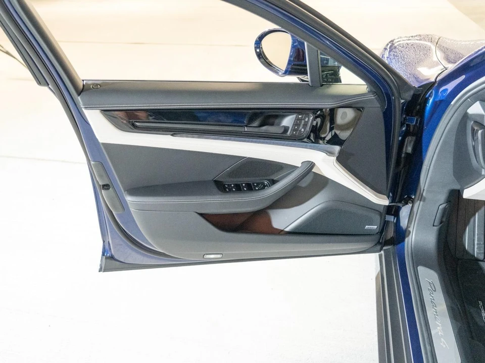 2026 Porsche 976 Panamera - Image 17 of 27