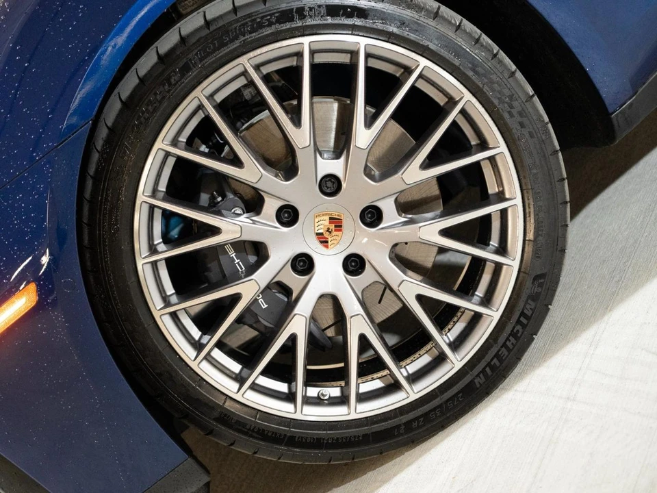 2026 Porsche 976 Panamera - Image 11 of 27