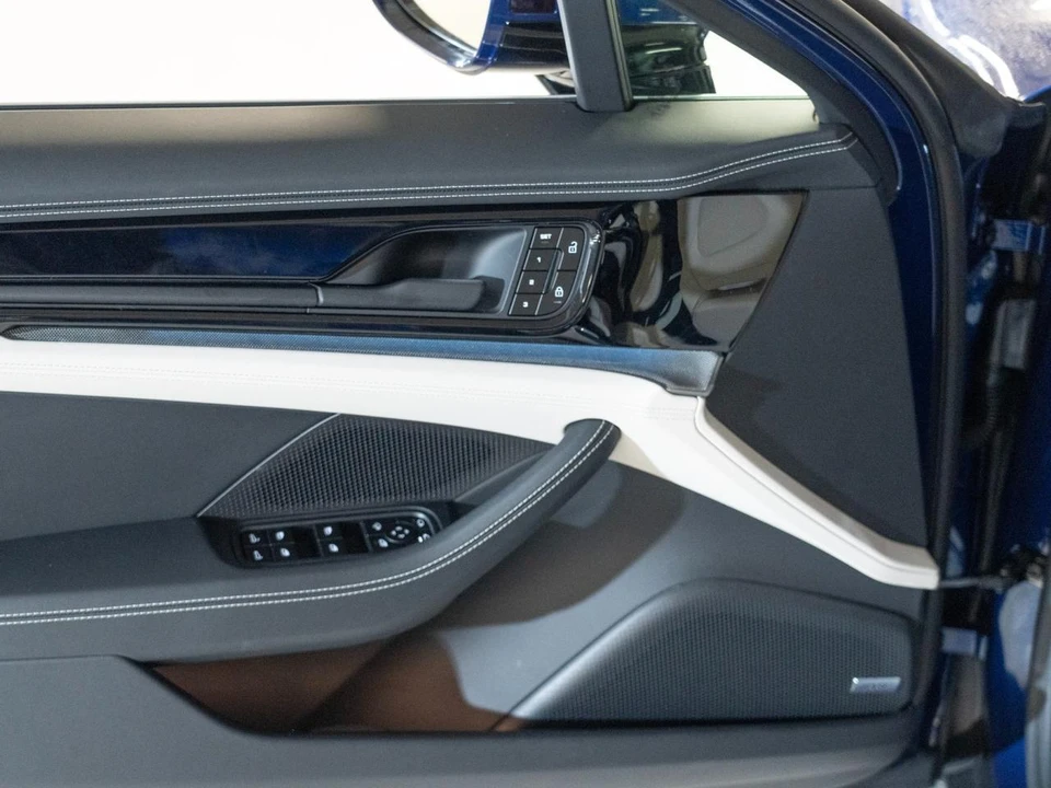 2026 Porsche 976 Panamera - Image 18 of 27