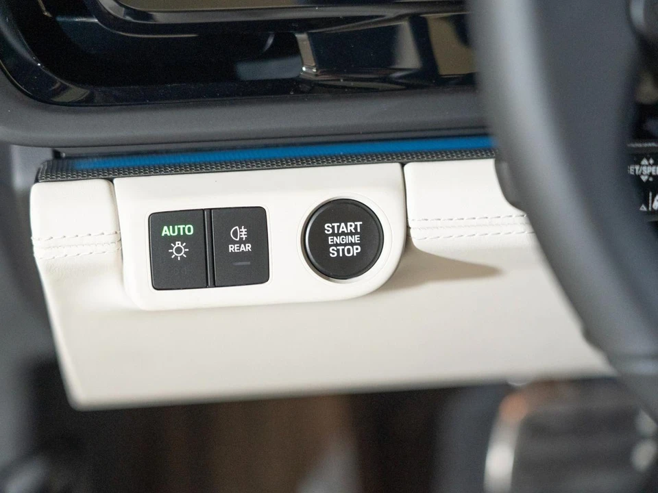 2026 Porsche 976 Panamera - Image 23 of 27