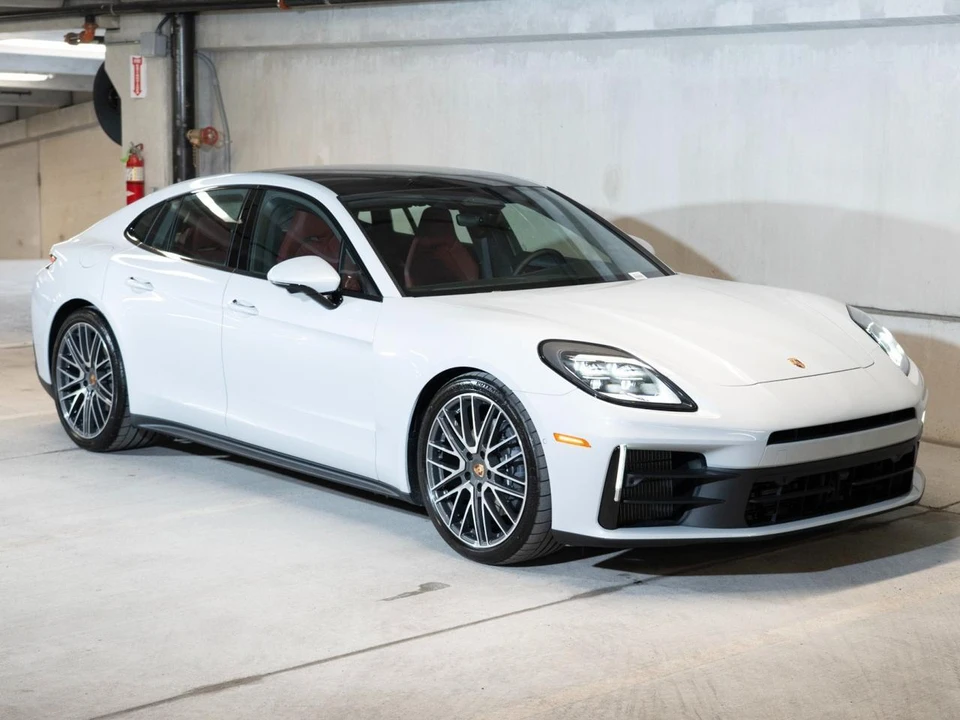2026 Porsche 976 Panamera - Image 7 of 28